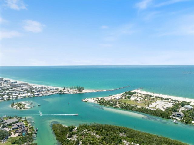 520 MARAVIYA BOULEVARD, Nokomis, FL 34275