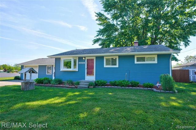 4075 Bristolwood Drive, Flint, MI 48507