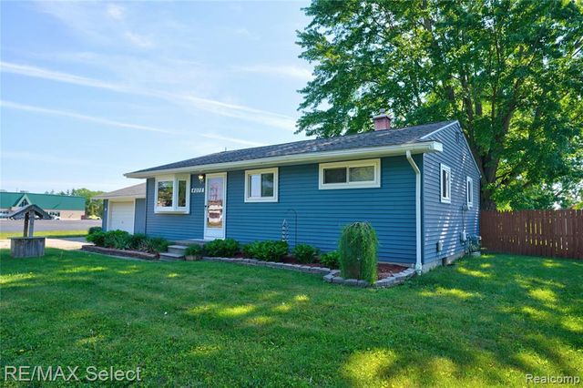 4075 Bristolwood Drive, Flint, MI 48507