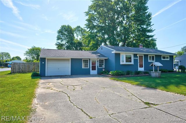 4075 Bristolwood Drive, Flint, MI 48507