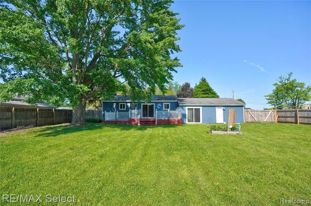 4075 Bristolwood Drive, Flint, MI 48507