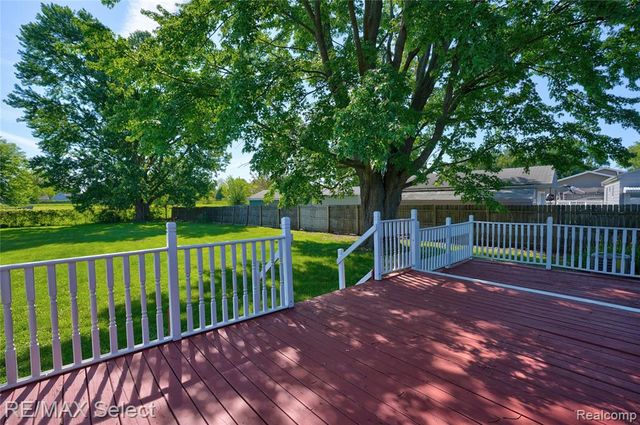 4075 Bristolwood Drive, Flint, MI 48507
