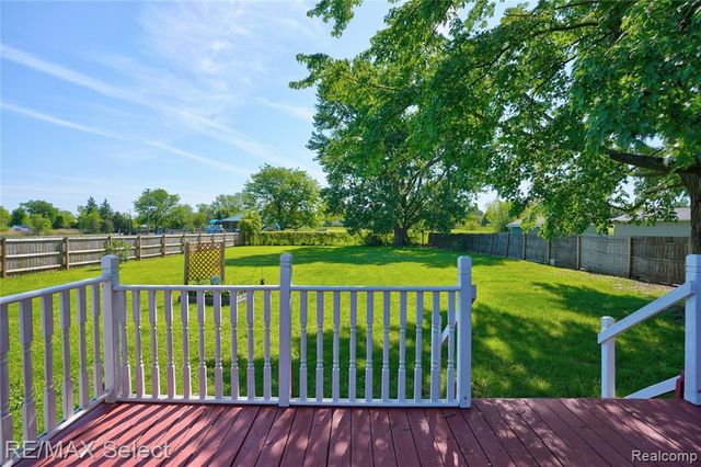 4075 Bristolwood Drive, Flint, MI 48507