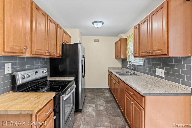 4075 Bristolwood Drive, Flint, MI 48507