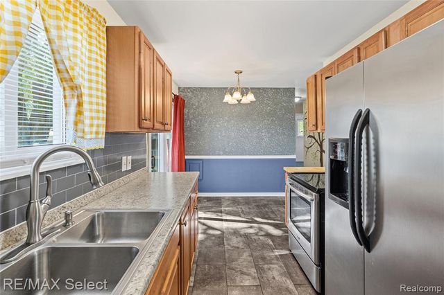 4075 Bristolwood Drive, Flint, MI 48507