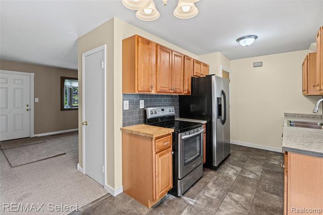 4075 Bristolwood Drive, Flint, MI 48507