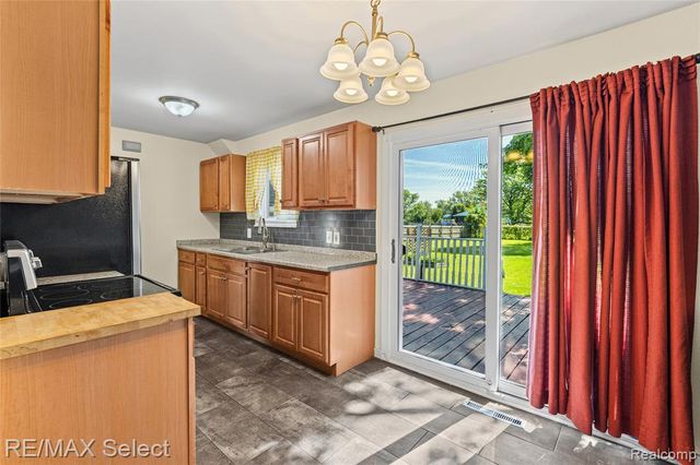 4075 Bristolwood Drive, Flint, MI 48507