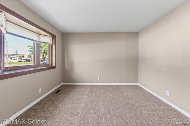 4075 Bristolwood Drive, Flint, MI 48507