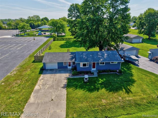 4075 Bristolwood Drive, Flint, MI 48507