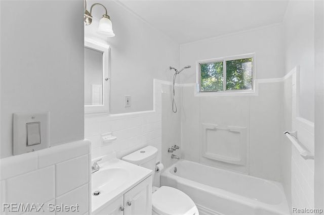 4075 Bristolwood Drive, Flint, MI 48507