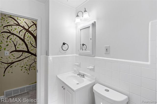 4075 Bristolwood Drive, Flint, MI 48507