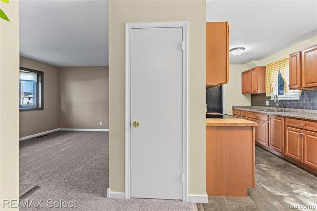 4075 Bristolwood Drive, Flint, MI 48507