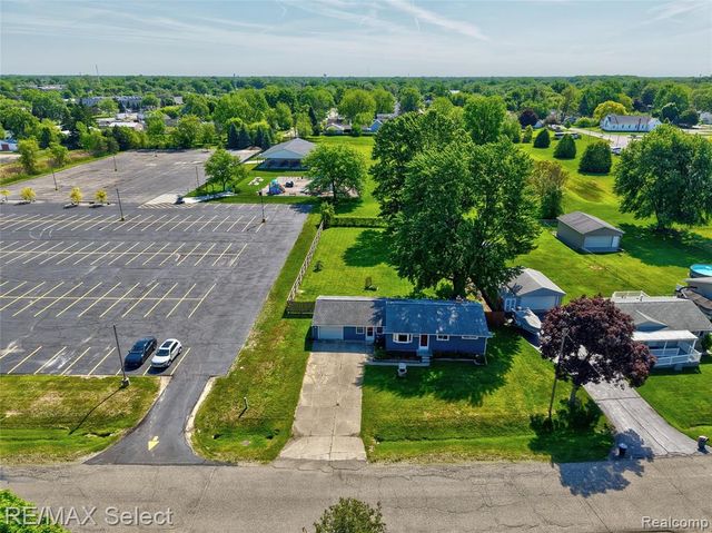4075 Bristolwood Drive, Flint, MI 48507