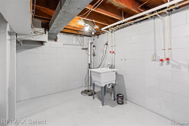 4075 Bristolwood Drive, Flint, MI 48507