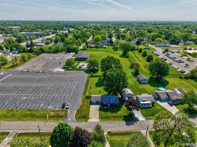 4075 Bristolwood Drive, Flint, MI 48507