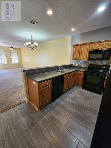 126 Governors Boulevard, Hinesville, GA 31313