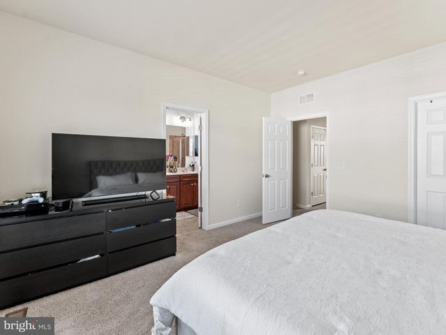 9002 PHITA LN, Manassas Park, VA 20111