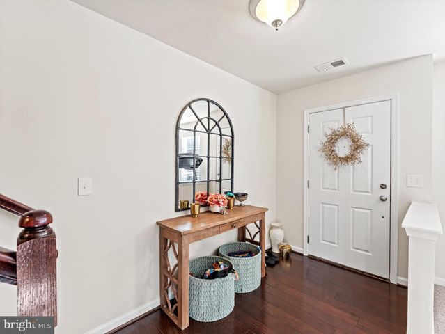 9002 PHITA LN, Manassas Park, VA 20111