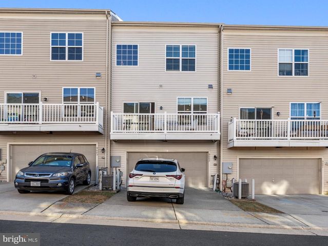 9002 PHITA LN, Manassas Park, VA 20111