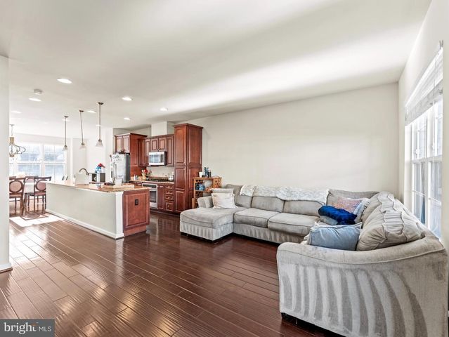 9002 PHITA LN, Manassas Park, VA 20111