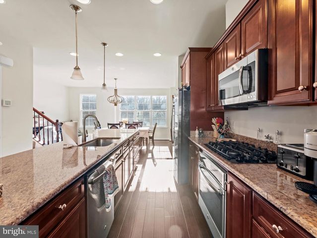 9002 PHITA LN, Manassas Park, VA 20111