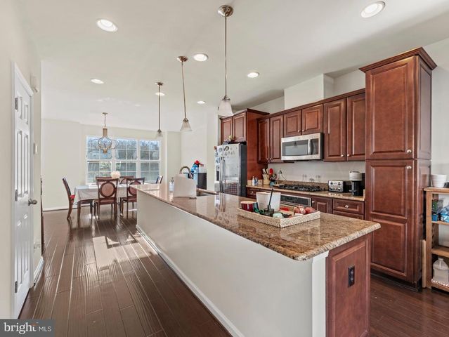 9002 PHITA LN, Manassas Park, VA 20111