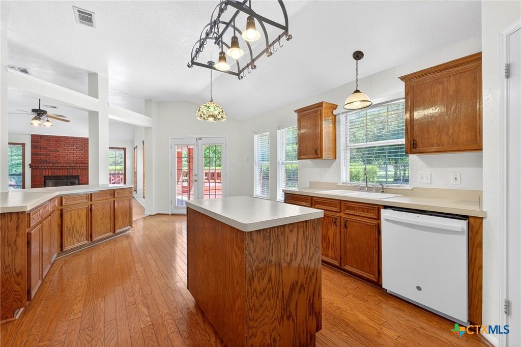 Image 9 of property listing at 1501 Buckboard Trail, Copperas Cove, TX 76522