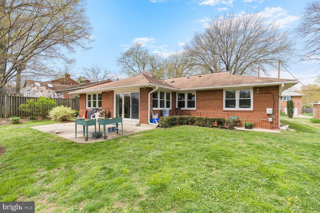 9207 SUMMIT RD, Silver Spring, MD 20910