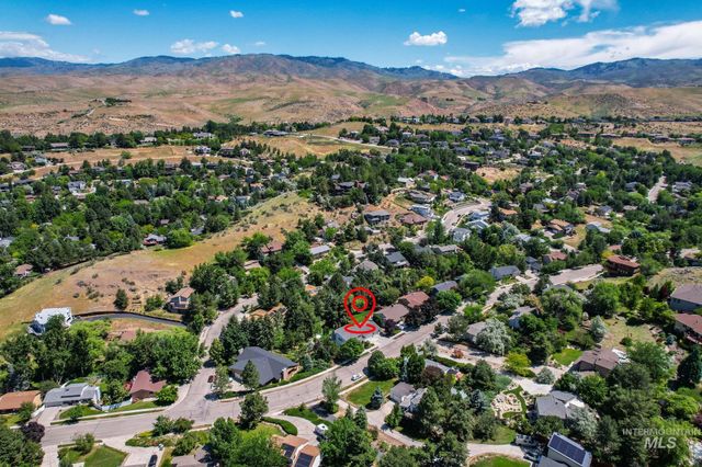1982 E Roanoke Dr, Boise, ID 83712