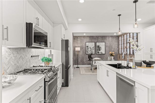 16123 Dawn 308, Tustin, CA 92782