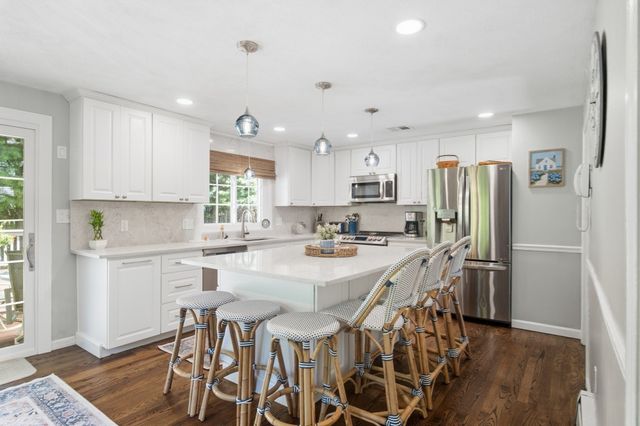 136 Maplewood Rd, Lynn, MA 01904