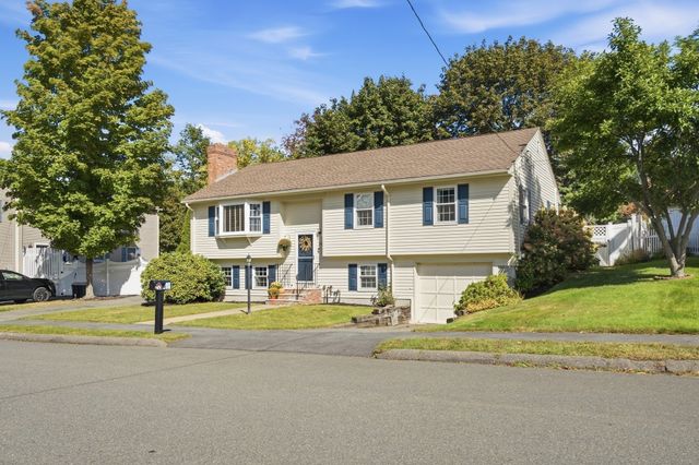 136 Maplewood Rd, Lynn, MA 01904