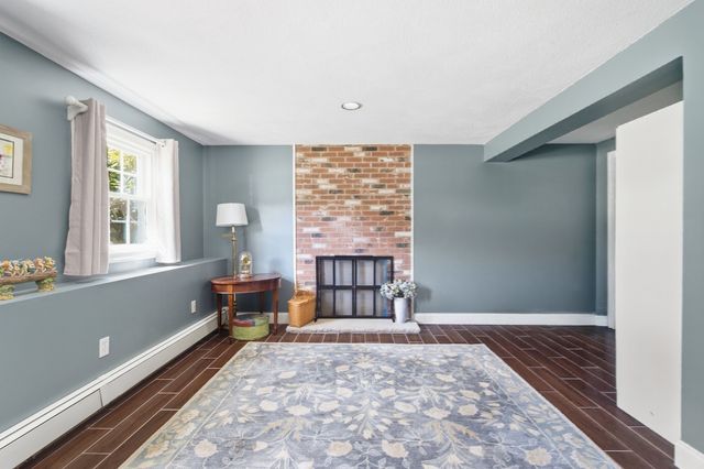 136 Maplewood Rd, Lynn, MA 01904