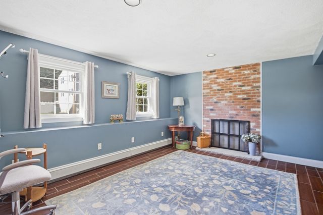136 Maplewood Rd, Lynn, MA 01904