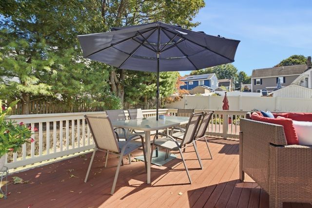 136 Maplewood Rd, Lynn, MA 01904