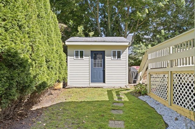 136 Maplewood Rd, Lynn, MA 01904