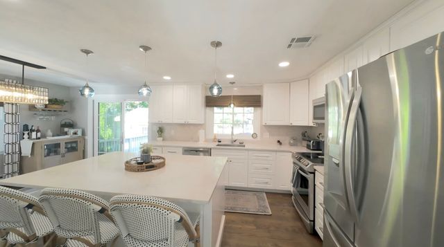 136 Maplewood Rd, Lynn, MA 01904