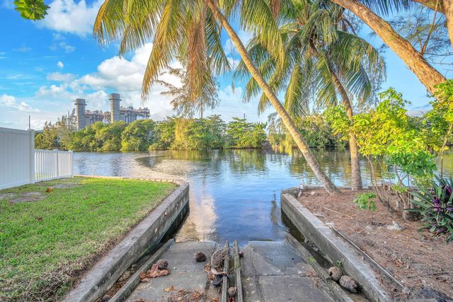 4400 SW 37th Avenue, Dania Beach, FL 33312