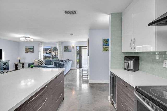 4400 SW 37th Avenue, Dania Beach, FL 33312