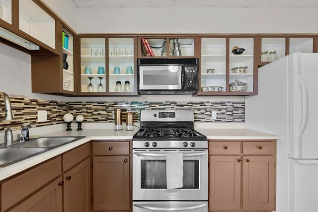 1121 Chelwood Park Boulevard NE APT 7, Albuquerque, NM 87112