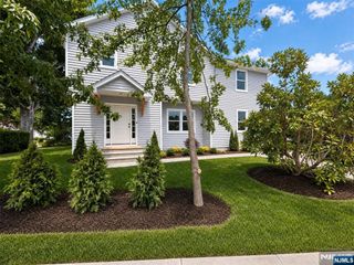 3 Grove Street, Waldwick, NJ 07463