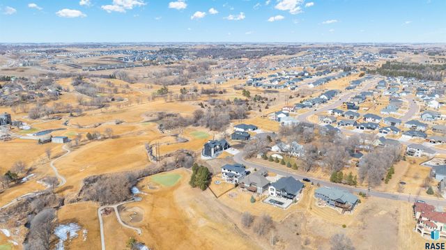 8601 N Torchwood Pl Place, Sioux Falls, SD 57110