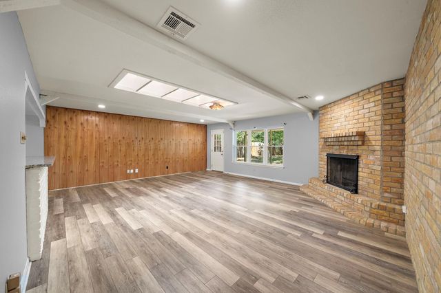 7014 Woodfern Drive, Houston, TX 77040