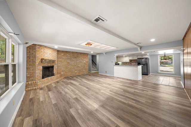 7014 Woodfern Drive, Houston, TX 77040