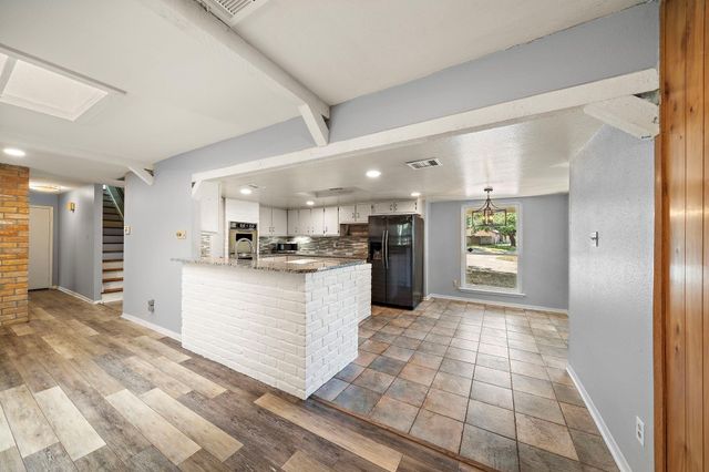 7014 Woodfern Drive, Houston, TX 77040