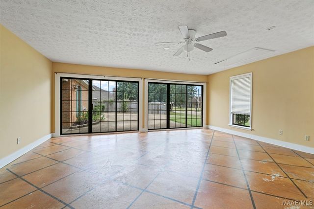 1815 Autumn Court E, Prattville, AL 36066