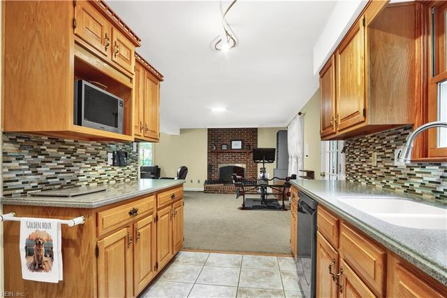 106 Millers Cove RD, Newport News, VA 23602