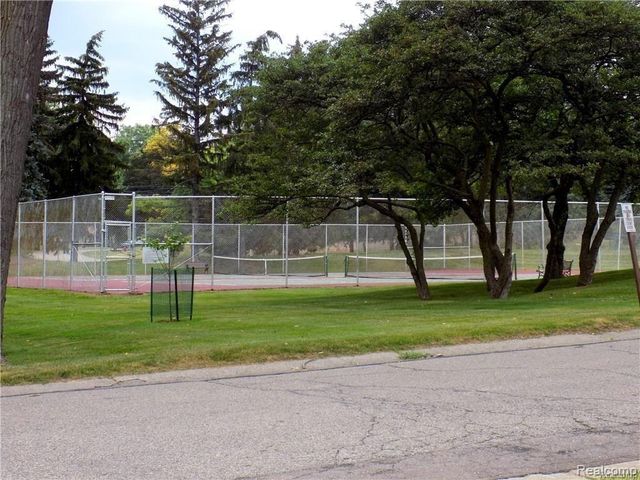 2114 Bordeaux Street, West Bloomfield, MI 48323