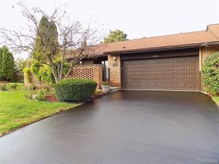 2114 Bordeaux Street, West Bloomfield, MI 48323