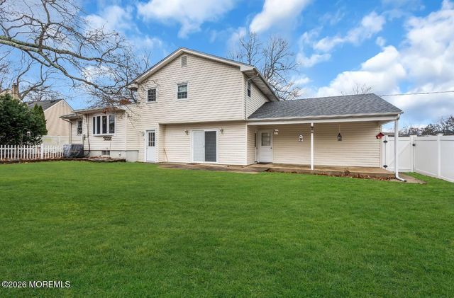 869 Knight Street, Toms River, NJ 08753